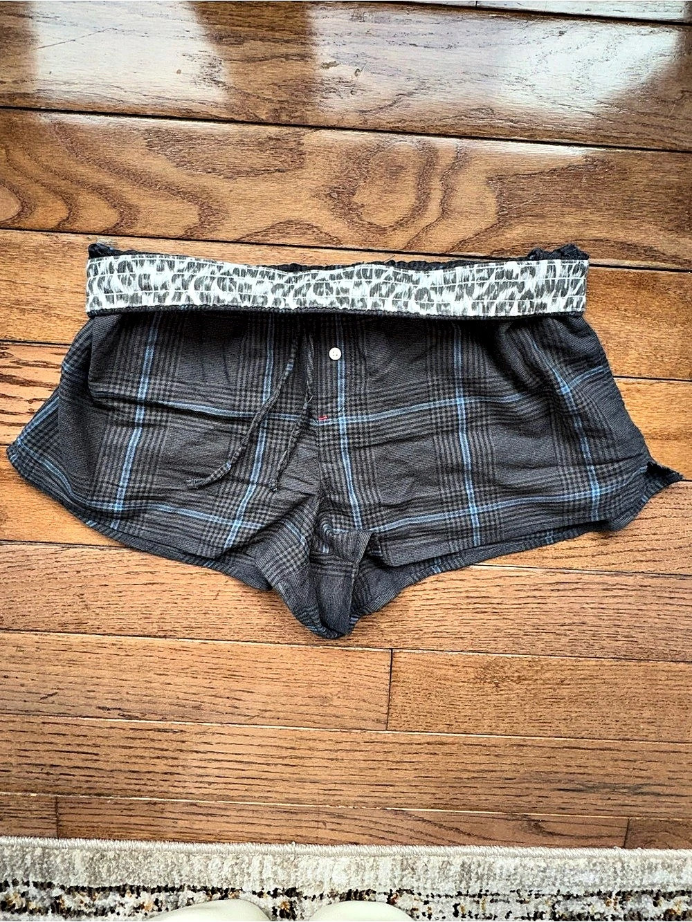 AERIE Plaid Pajama Shorts in Gray & Blue Size Small